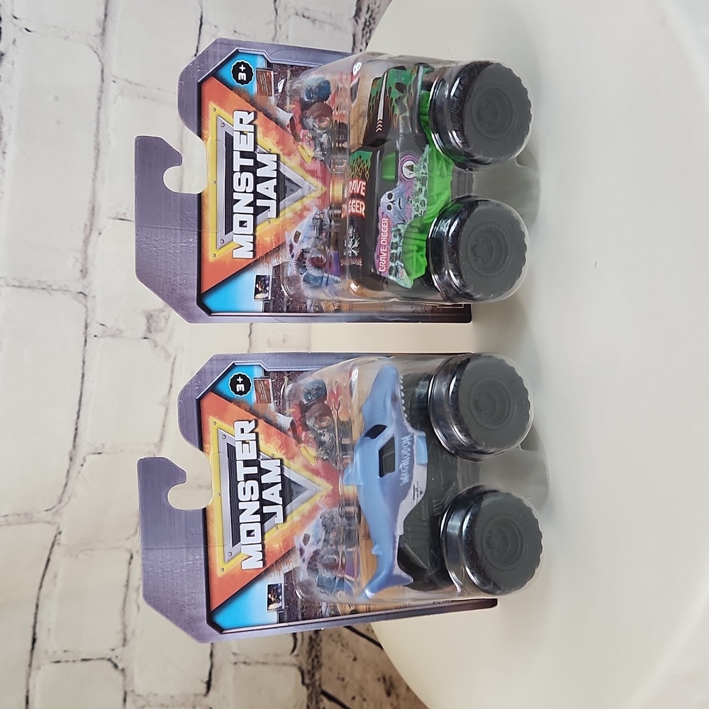 New Megadolon and Grave Digger, 1:72
